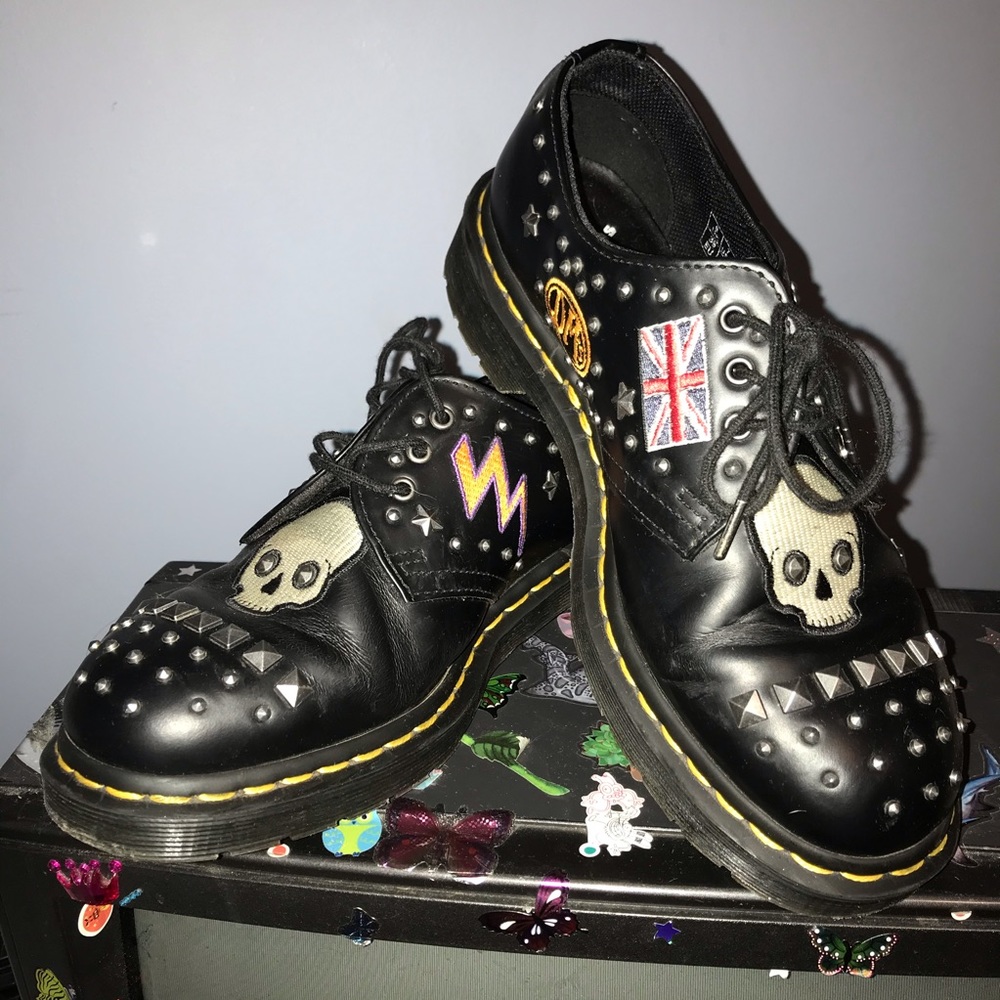 Studded oxford Dr. Martens